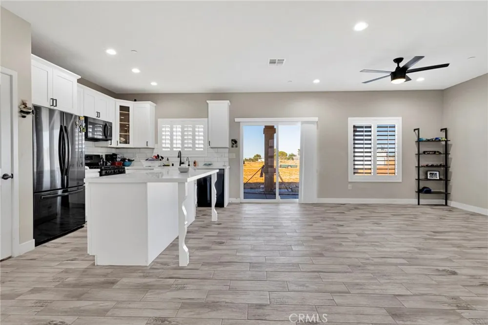 9831 Buttemere Phelan, CA 92371