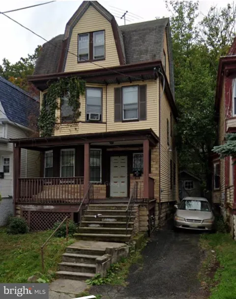 132 MAPLE AVENUE