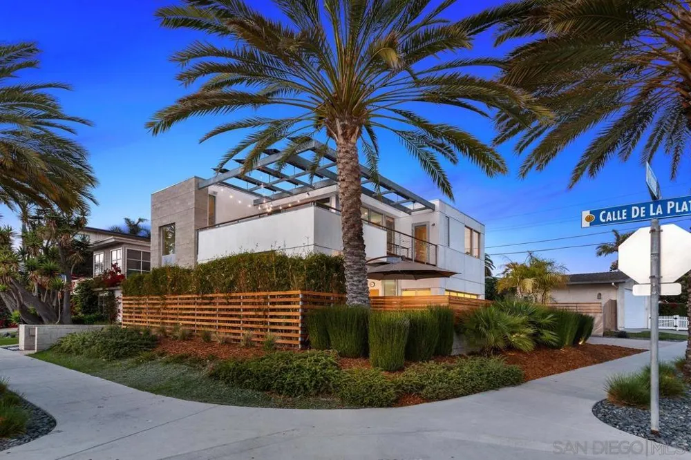 Address Not Shown La Jolla, CA 92037