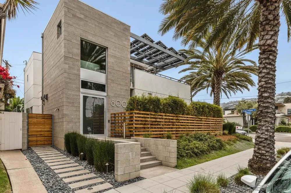 Address Not Shown La Jolla, CA 92037