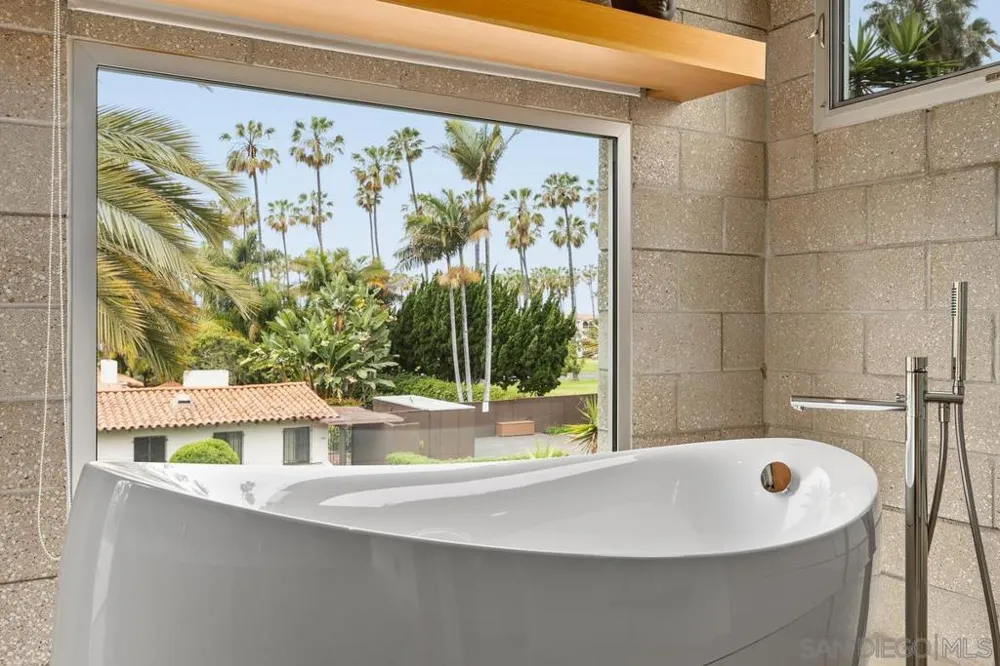 Address Not Shown La Jolla, CA 92037