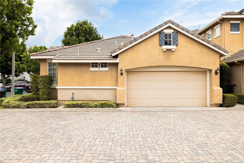 60 Seacountry Lane Rancho Santa Margarita, CA 92688