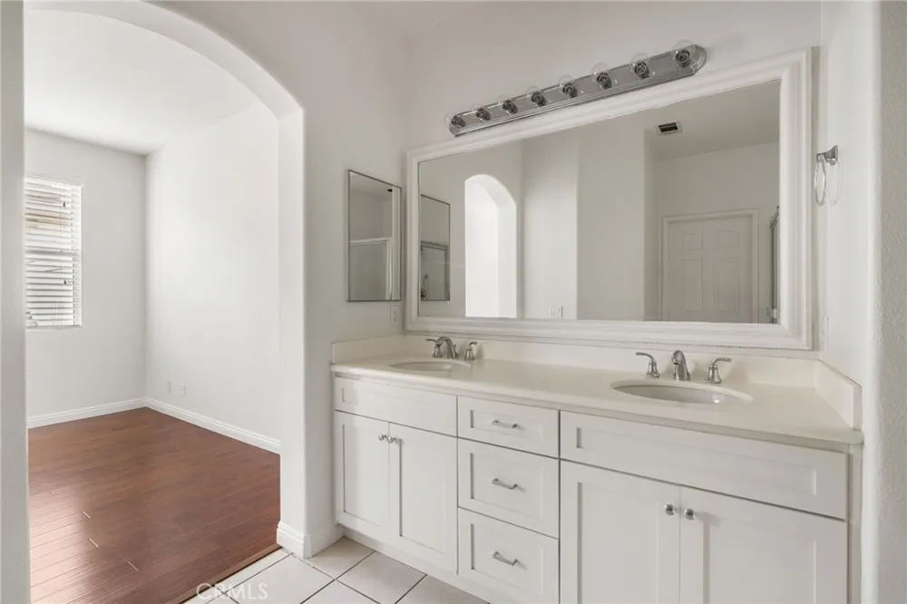 60 Seacountry Lane Rancho Santa Margarita, CA 92688