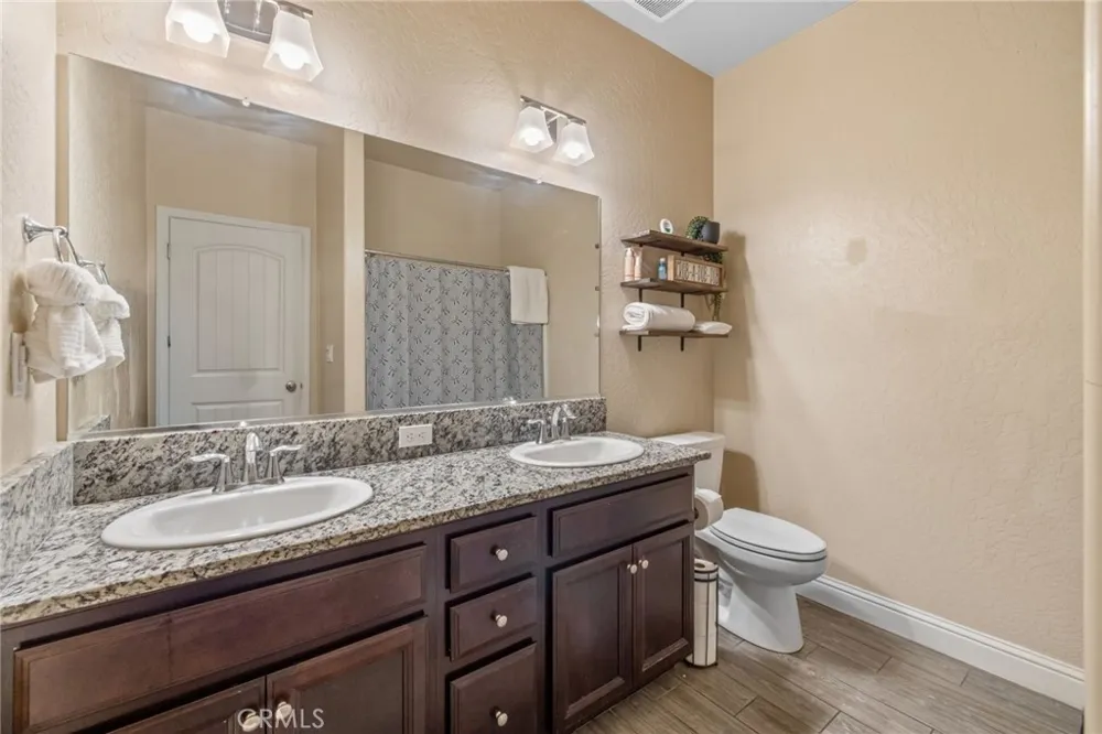 757 Strada Street Lemoore, CA 93245