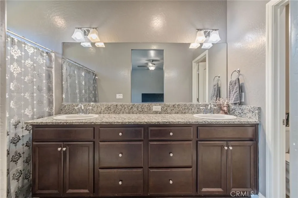 757 Strada Street Lemoore, CA 93245