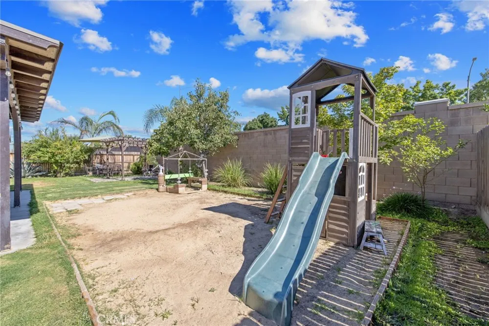 757 Strada Street Lemoore, CA 93245