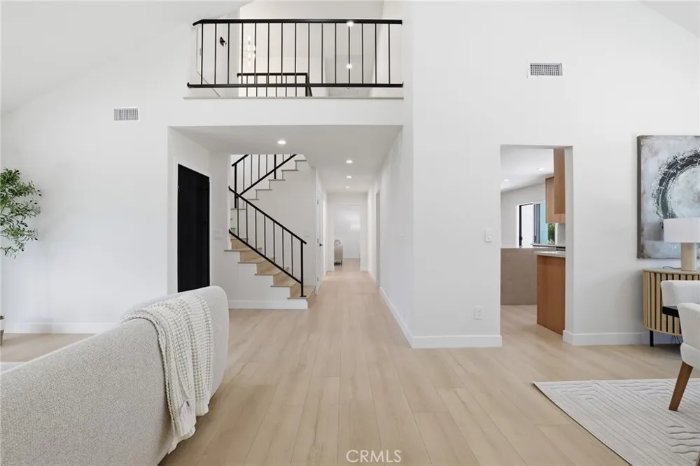 10526 Balcom St Granada Hills, CA 91344