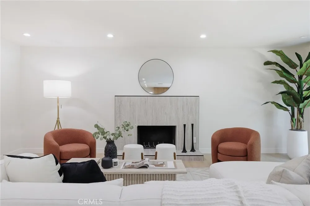 10526 Balcom St Granada Hills, CA 91344