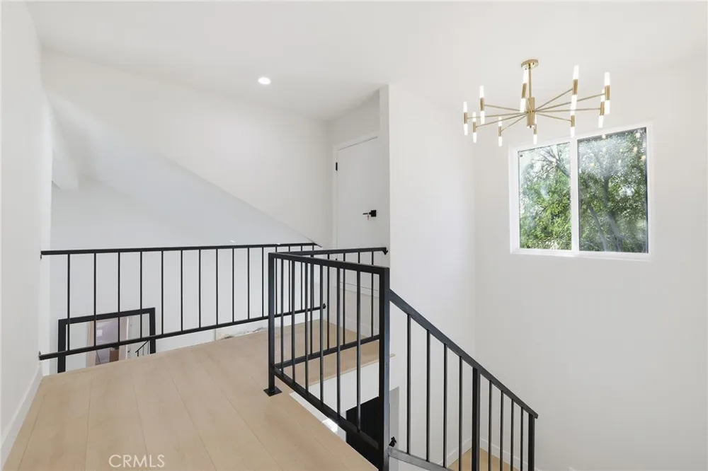 10526 Balcom St Granada Hills, CA 91344
