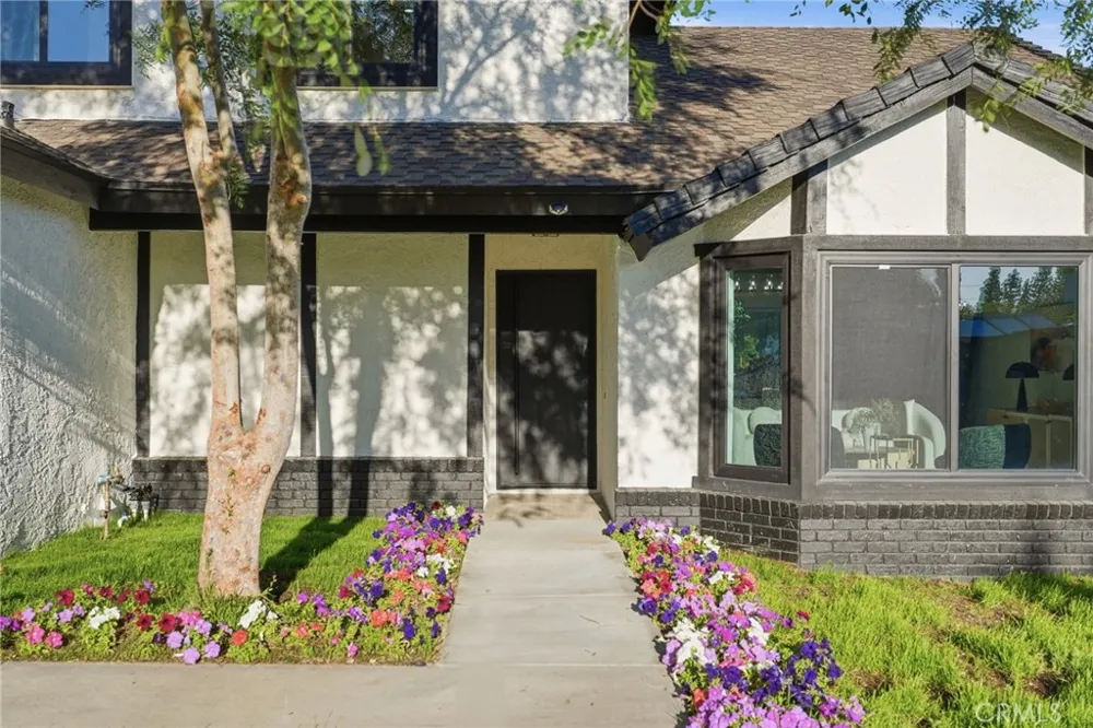 10526 Balcom St Granada Hills, CA 91344