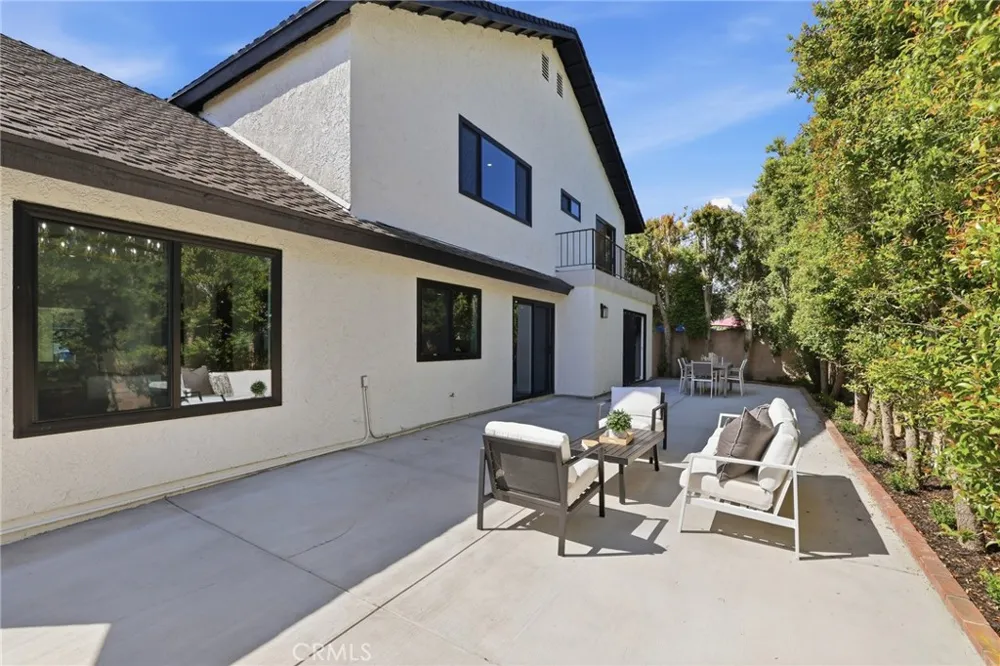 10526 Balcom St Granada Hills, CA 91344