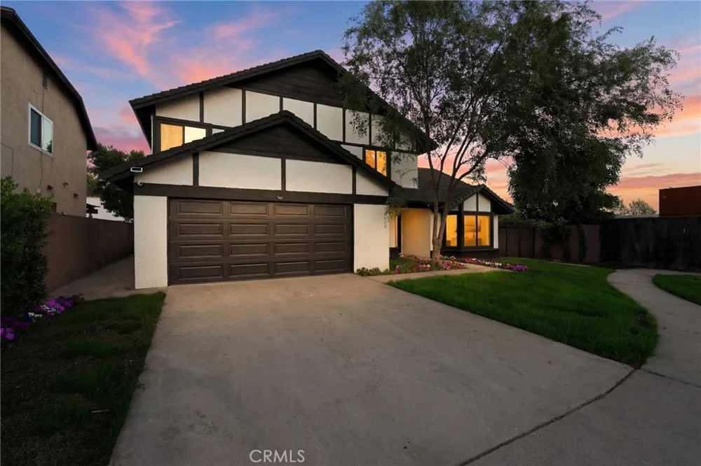 10526 Balcom St Granada Hills, CA 91344