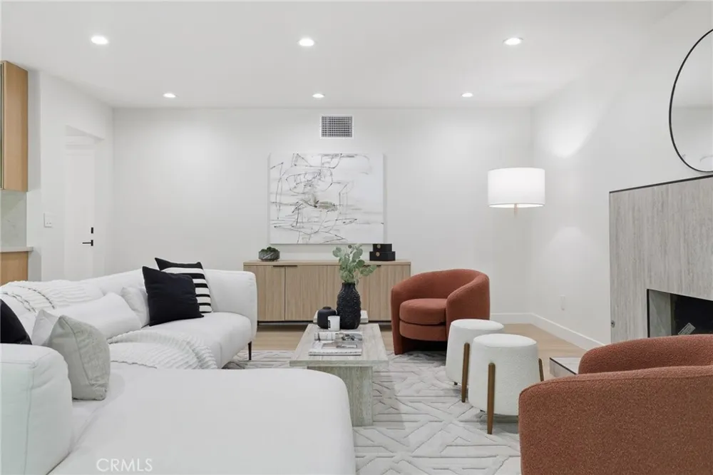 10526 Balcom St Granada Hills, CA 91344