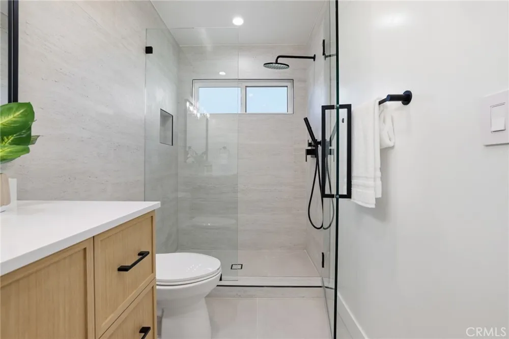 10526 Balcom St Granada Hills, CA 91344