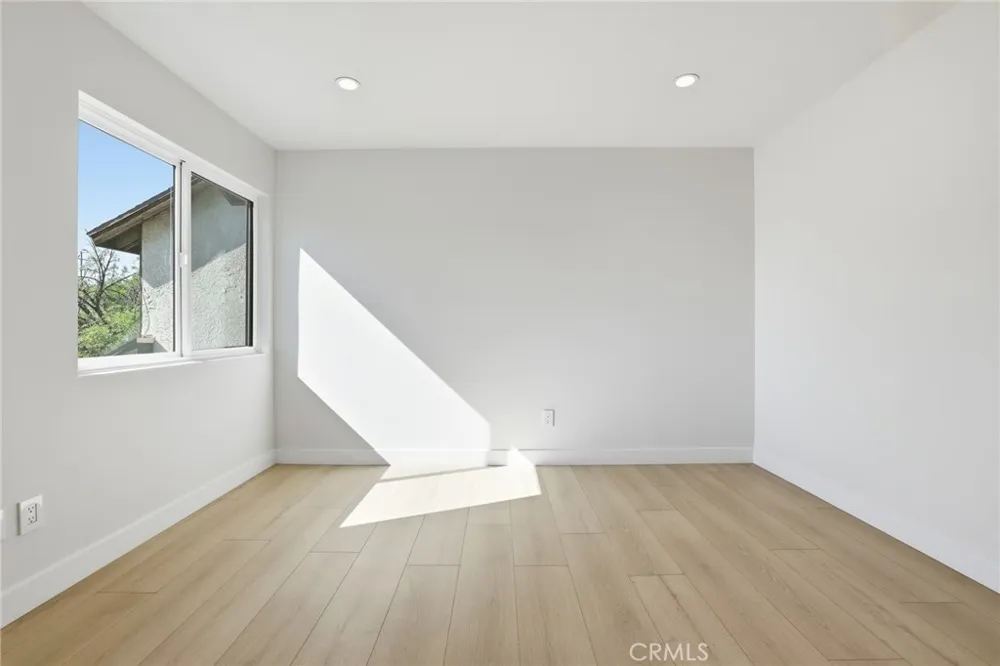 10526 Balcom St Granada Hills, CA 91344