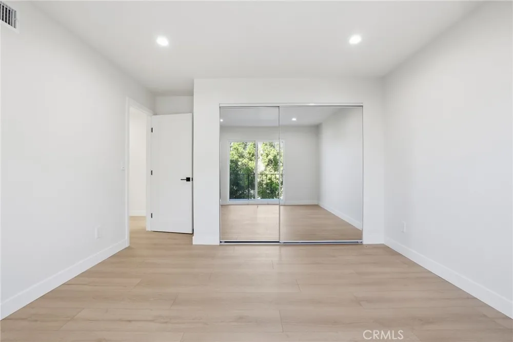10526 Balcom St Granada Hills, CA 91344