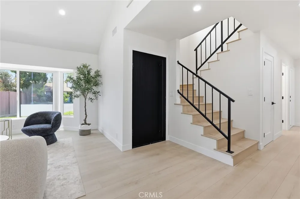 10526 Balcom St Granada Hills, CA 91344