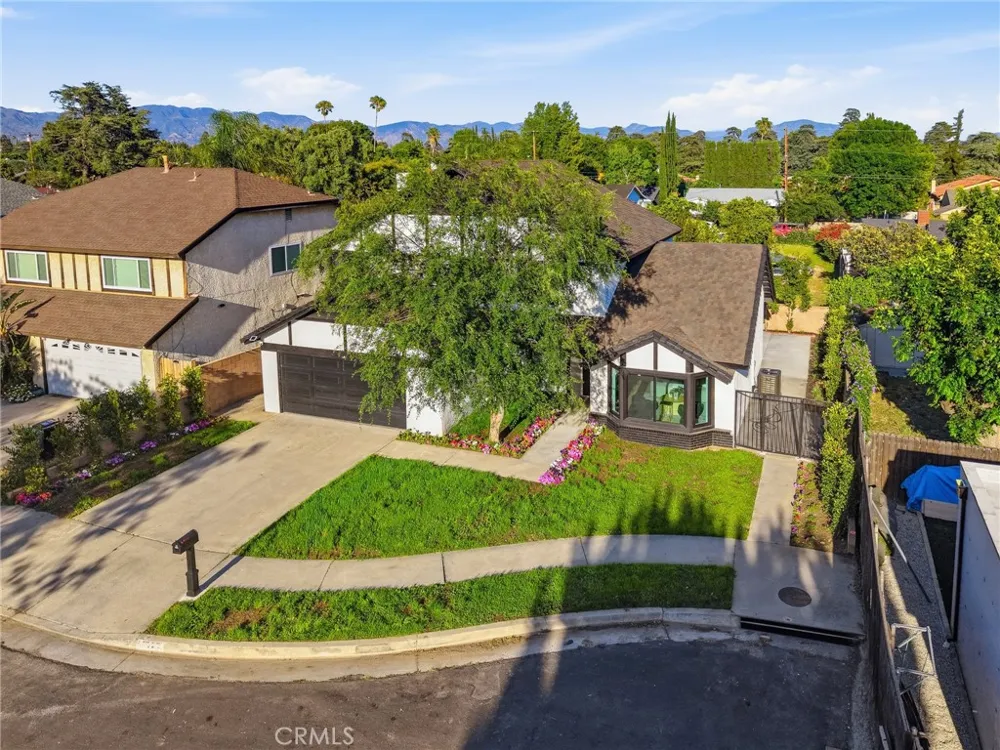 10526 Balcom St Granada Hills, CA 91344