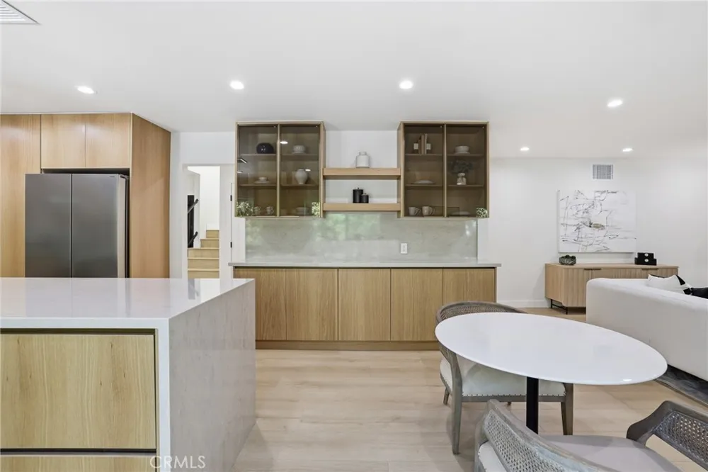 10526 Balcom St Granada Hills, CA 91344
