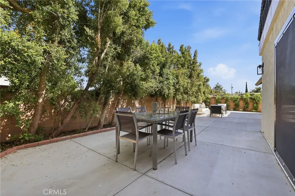 10526 Balcom St Granada Hills, CA 91344