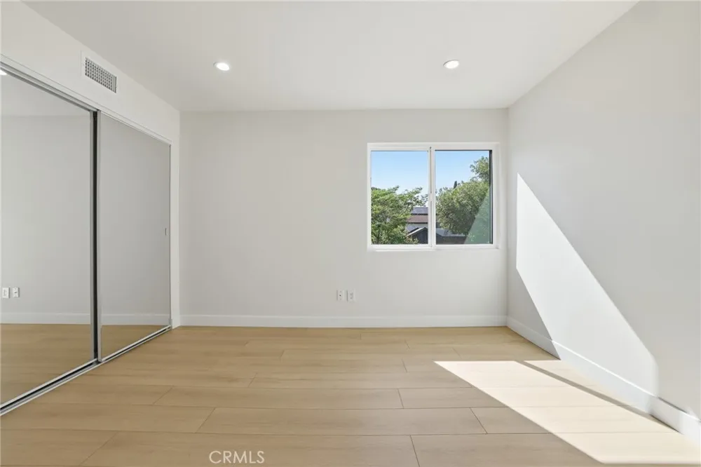 10526 Balcom St Granada Hills, CA 91344