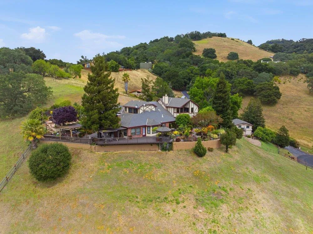 17975 Deer Run Court Morgan Hill, CA 95037