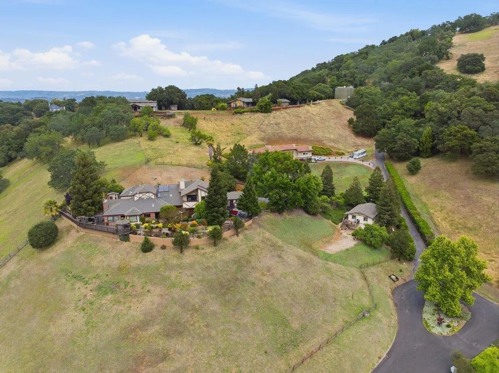 17975 Deer Run Court Morgan Hill, CA 95037