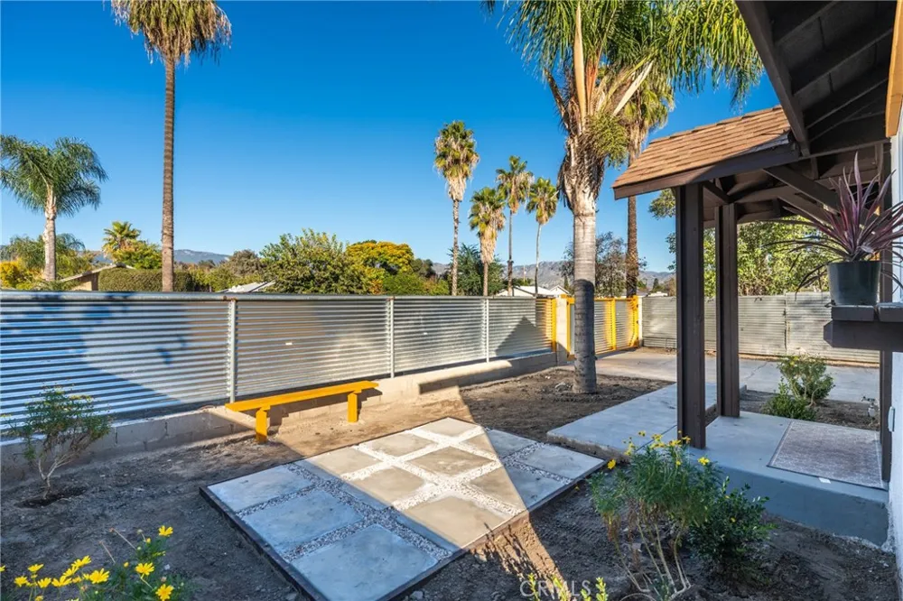 24511 4th San Bernardino, CA 92410