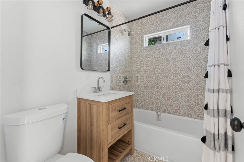 24511 4th San Bernardino, CA 92410