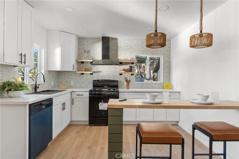 24511 4th San Bernardino, CA 92410