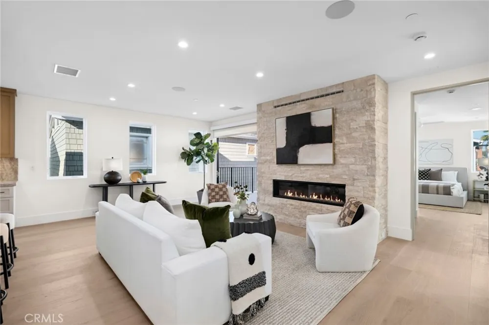 611 Marguerite #B Corona del Mar, CA 92625