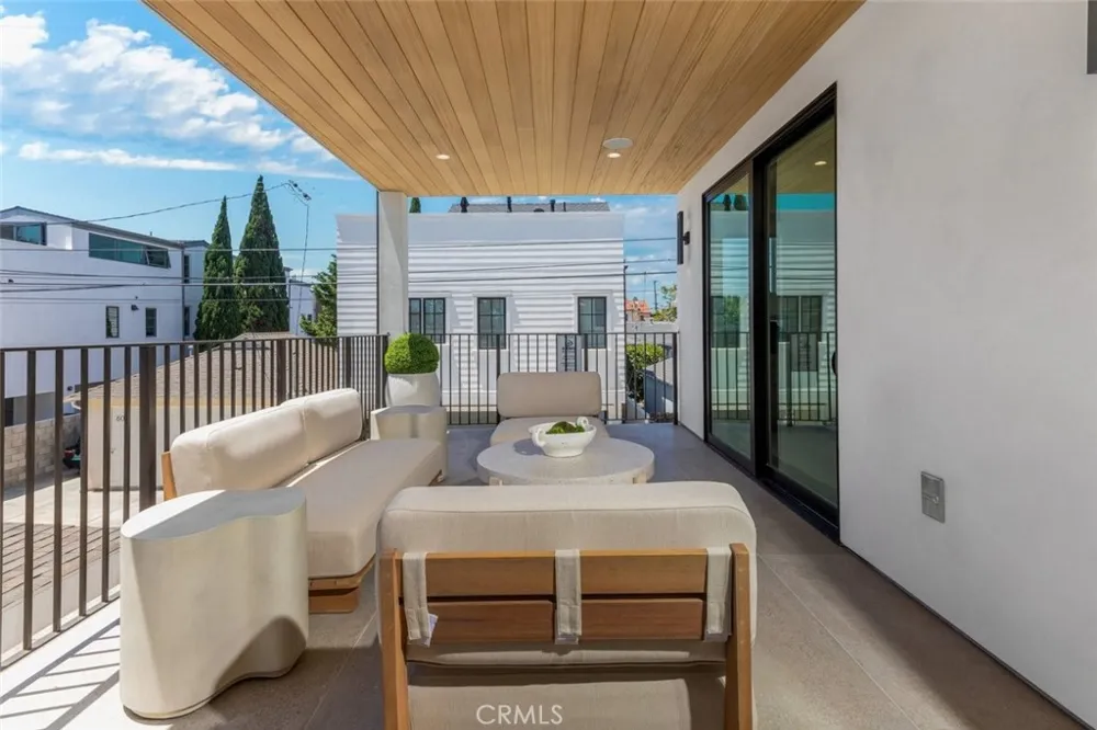 611 Marguerite #B Corona del Mar, CA 92625