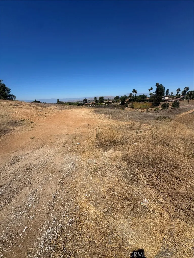 Summit Crest Drive Riverside, CA 92506