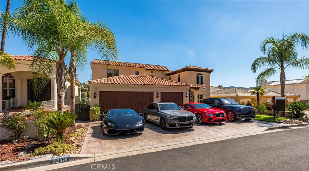 22166 W San Joaquin Drive W Canyon Lake, CA 92587