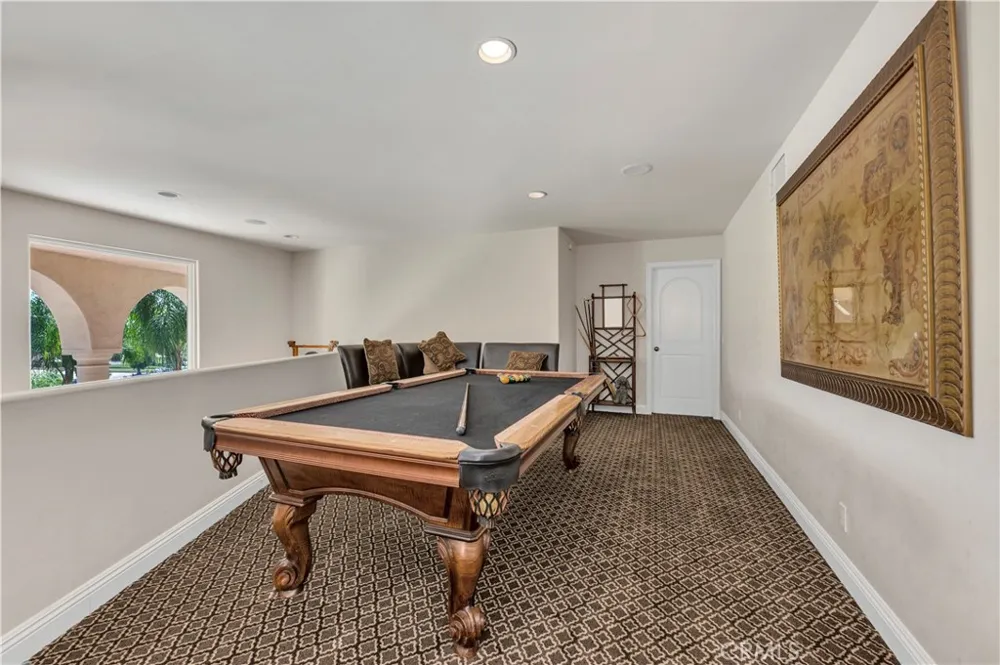 22166 W San Joaquin Drive W Canyon Lake, CA 92587