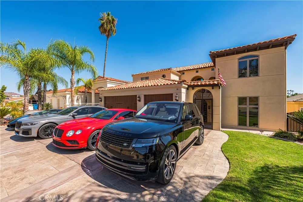 22166 W San Joaquin Drive W Canyon Lake, CA 92587