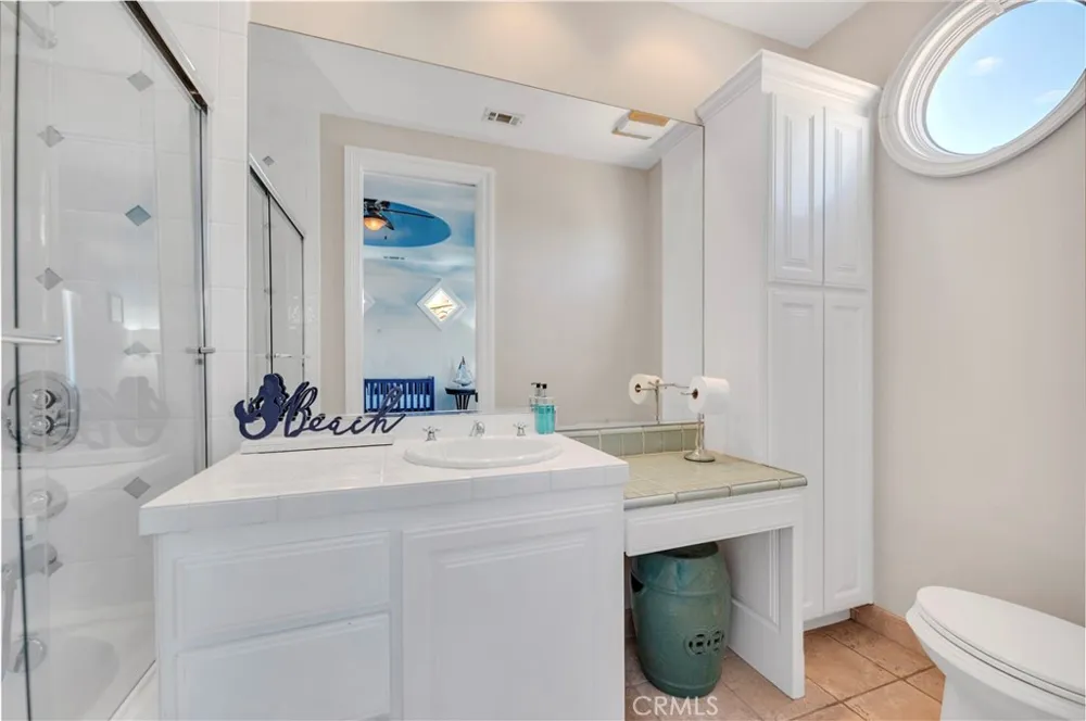 22166 W San Joaquin Drive W Canyon Lake, CA 92587