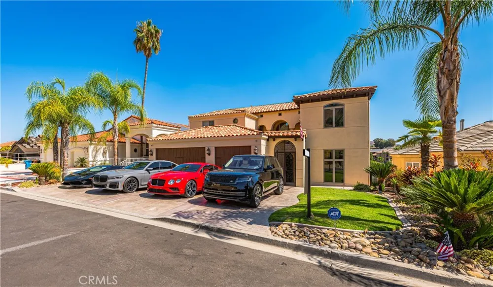 22166 W San Joaquin Drive W Canyon Lake, CA 92587