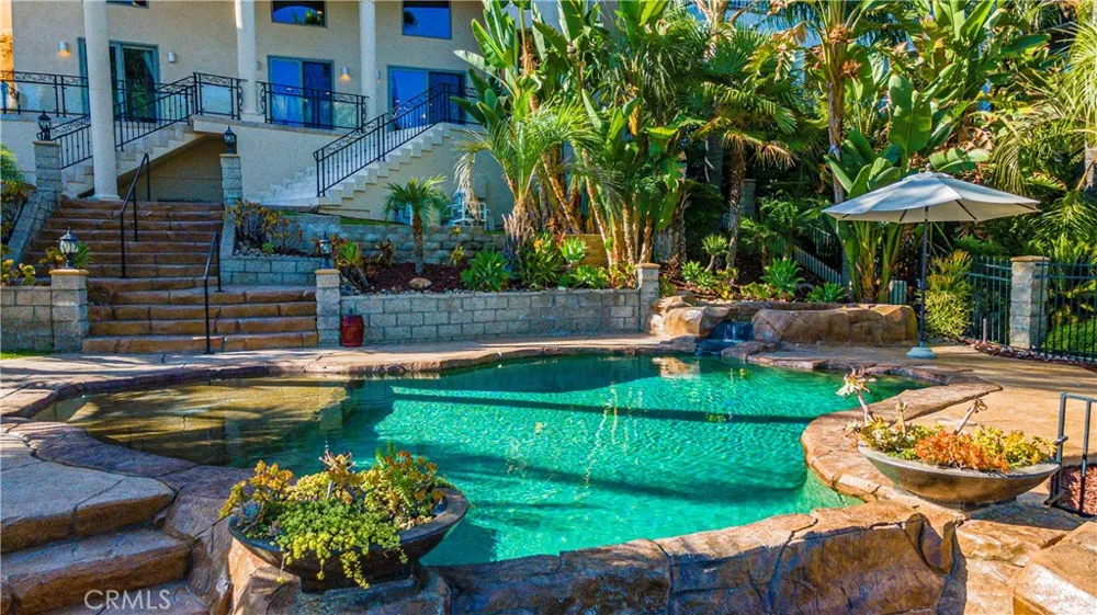 22166 W San Joaquin Drive W Canyon Lake, CA 92587