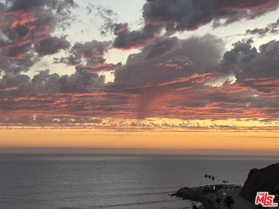 18071 Coastline Drive #16 Malibu, CA 90265