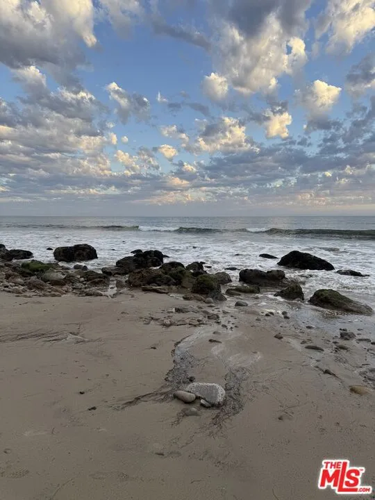 18071 Coastline Drive #16 Malibu, CA 90265