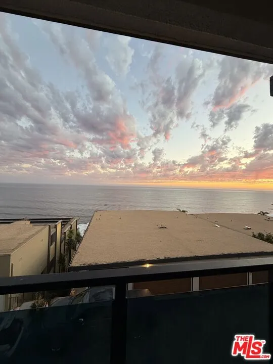 18071 Coastline Drive #16 Malibu, CA 90265