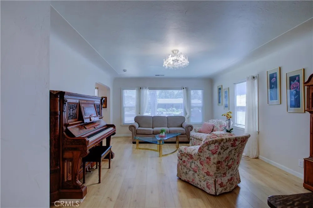 636 W 25th Merced, CA 95340