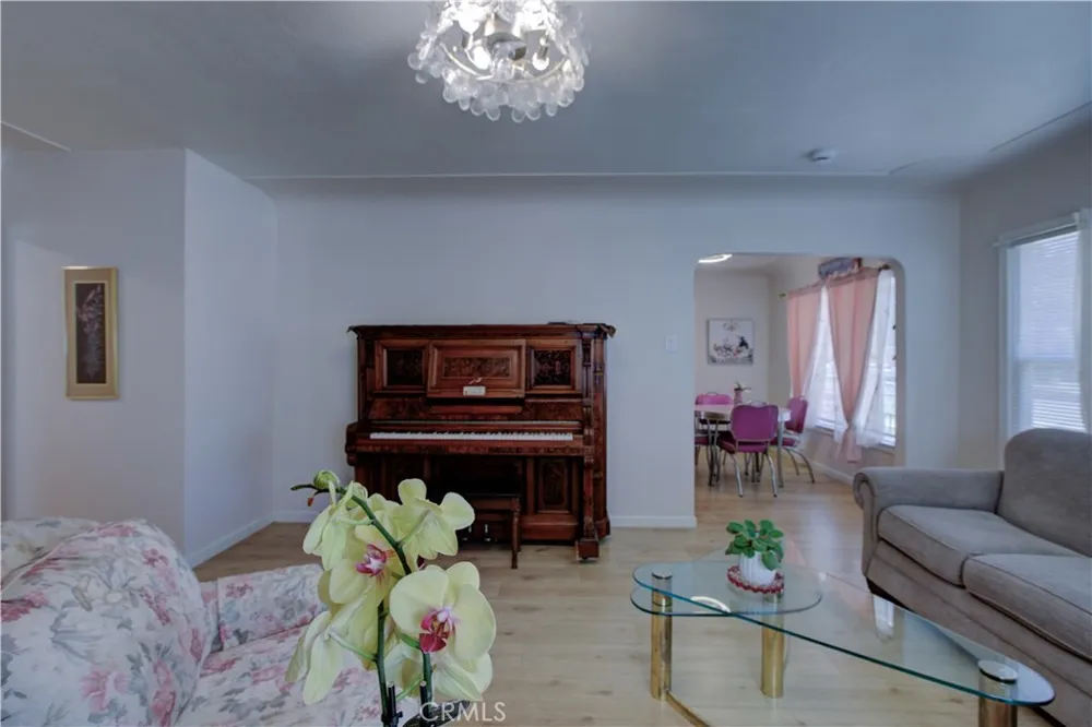 636 W 25th Merced, CA 95340