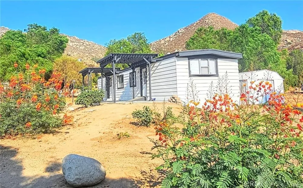 2100 S State Hemet, CA 92543