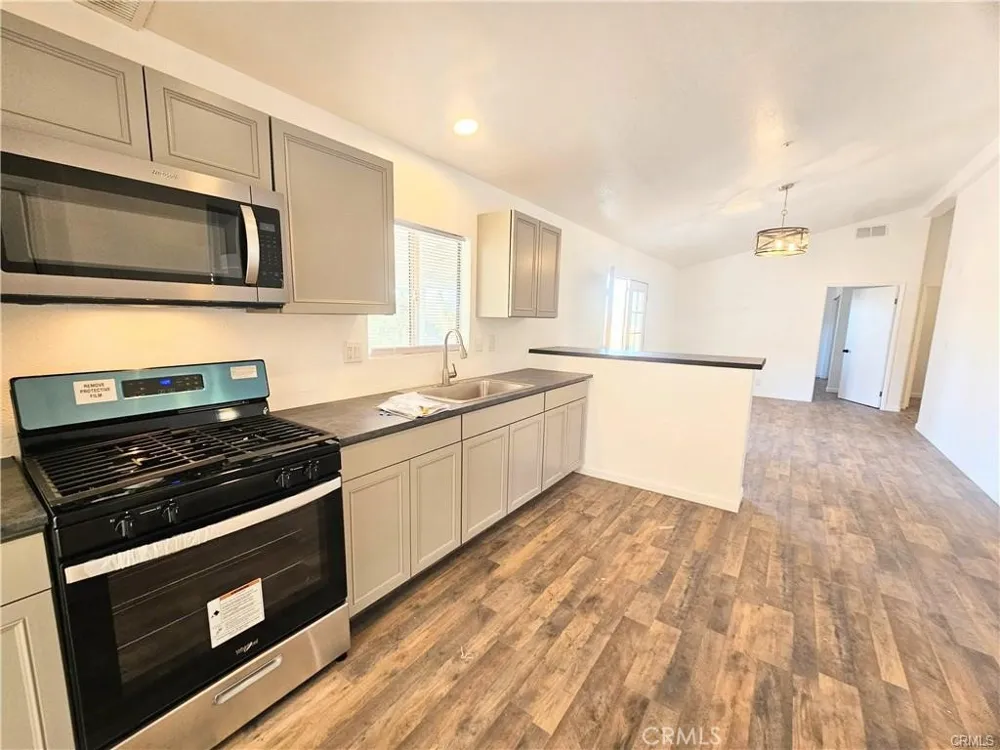 2100 S State Hemet, CA 92543
