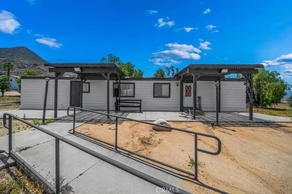 2100 S State Hemet, CA 92543