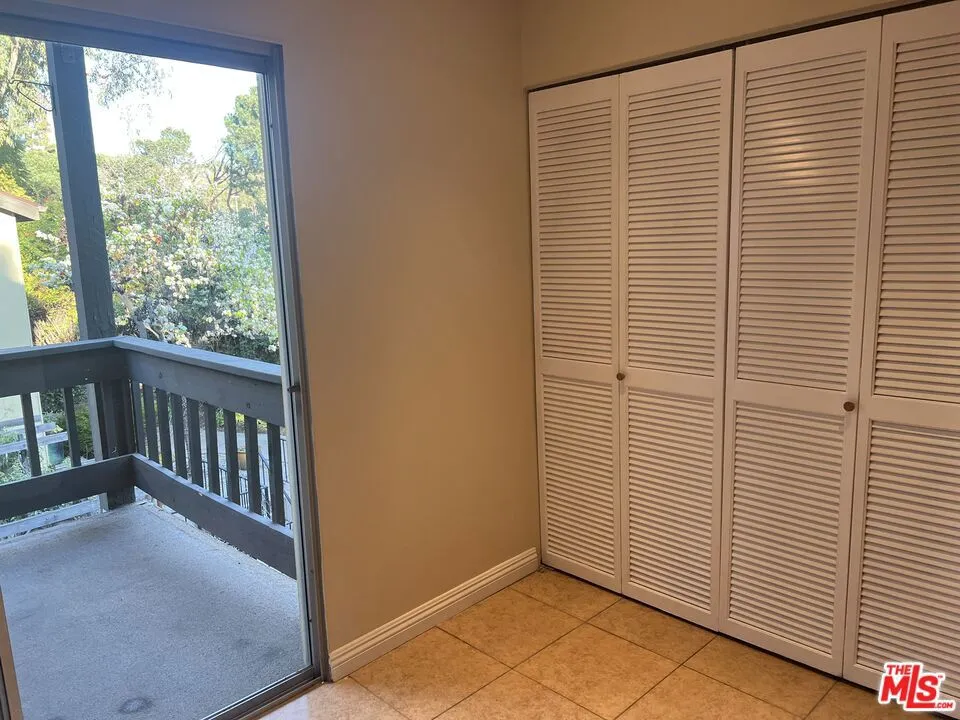 5045 Maytime Lane #119 Culver City, CA 90230