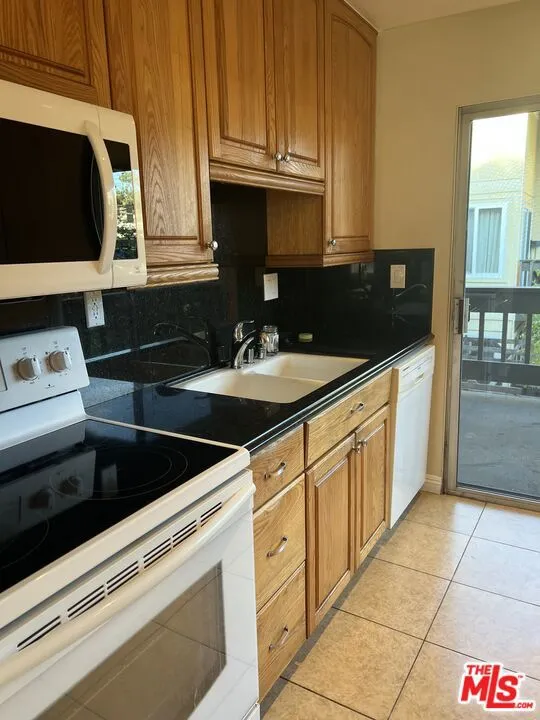 5045 Maytime Lane #119 Culver City, CA 90230