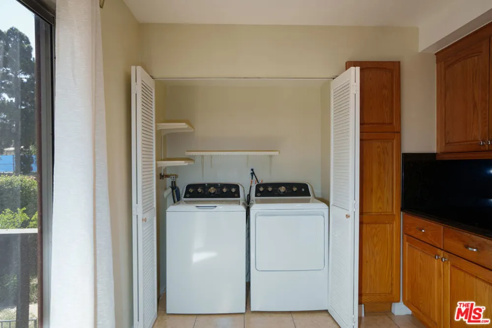 5045 Maytime Lane #119 Culver City, CA 90230